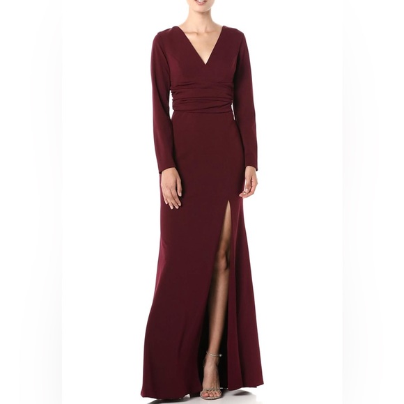 dress the population carmen Dress the Population Women's Carmen Sleeve Long Stretch Gown SIZE S
